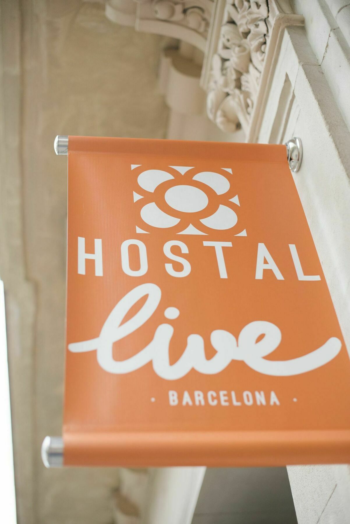 Hostal Live Барселона Экстерьер фото